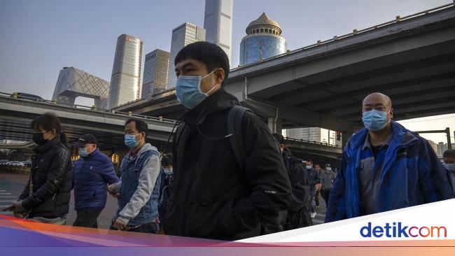  Ramai-ramai Buruh Tinggalkan Zona Industri Zhengzhou Imbas Lockdown