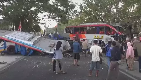  Kecelakaan Bus di Ngawi Memakan Korban 3 Orang Tewas dan 14 Lainnya Terluka