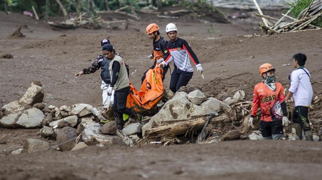 Data Terbaru Korban Longsor Bandung Barat: Tim SAR Temukan 25 Kantong Jenazah