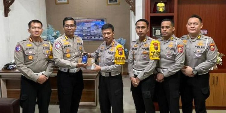 Kakorlantas Polri Serahkan ETLE Mobile Handheld Untuk Polda Jawa Tengah